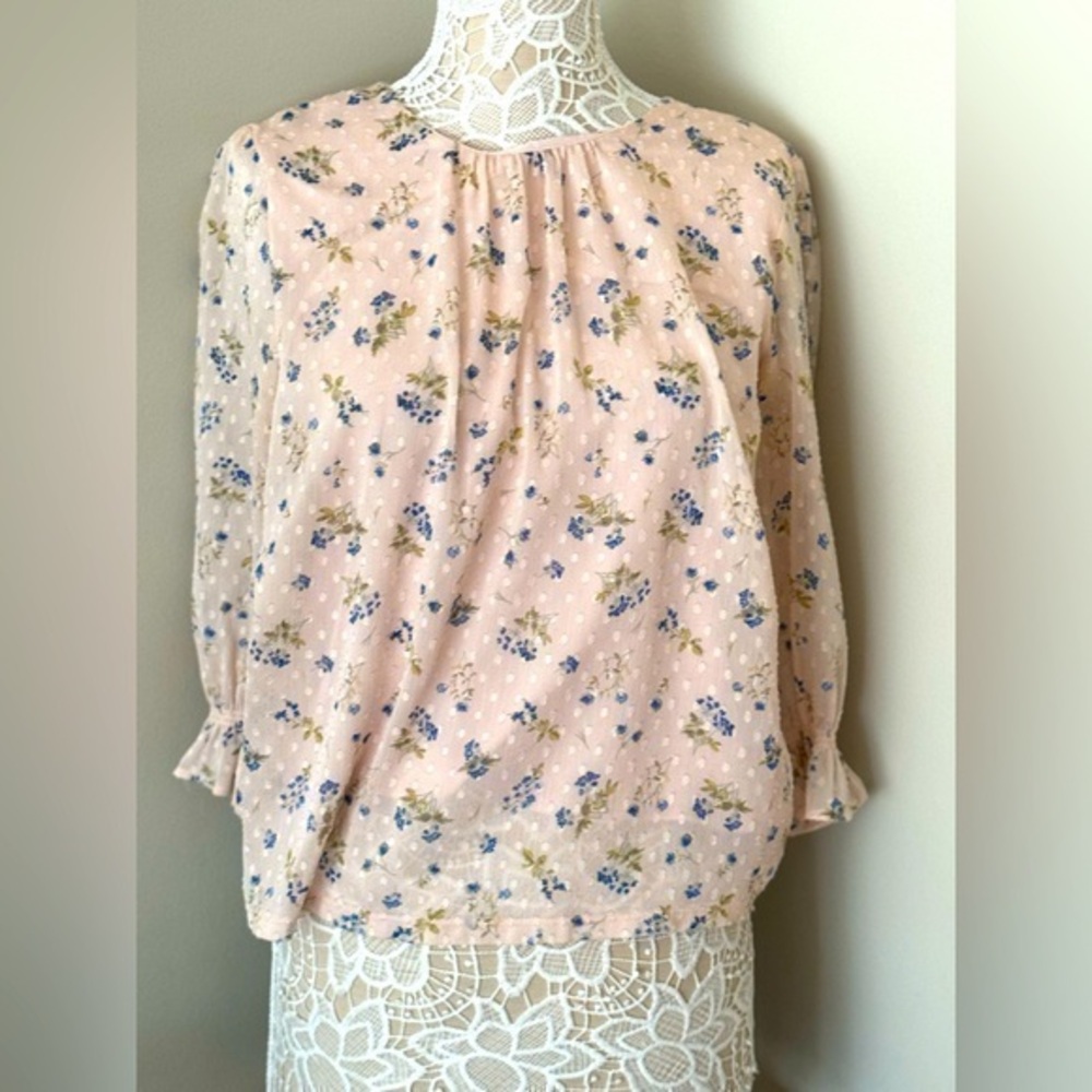 Cortefiel blouse in a delicate blush pink adorned with a floral print size L